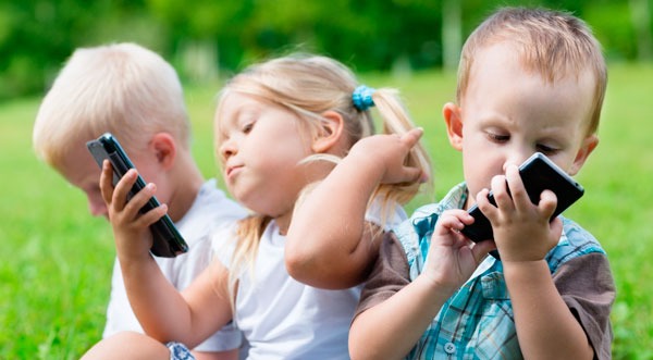 Educación, Uso razonable de móvil e Internet en niños